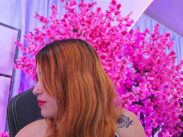 AlliciaKim's BongaCams show and profile