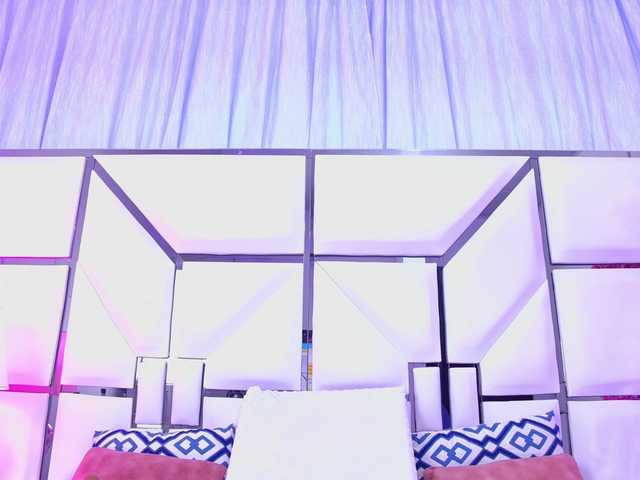 AlliciaKim's BongaCams show and profile