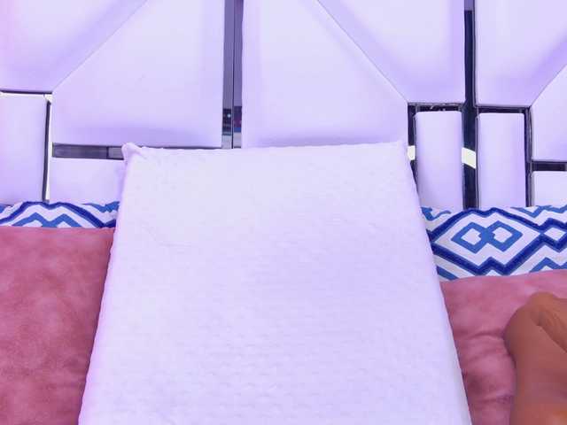 AlliciaKim's BongaCams show and profile