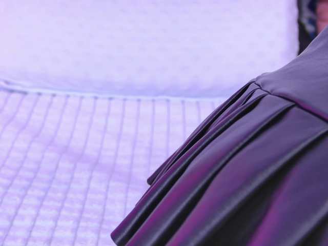 AlliciaKim's BongaCams show and profile