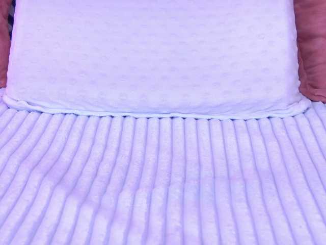 AlliciaKim's BongaCams show and profile