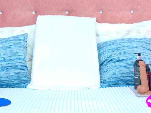 AlliciaKim webcam