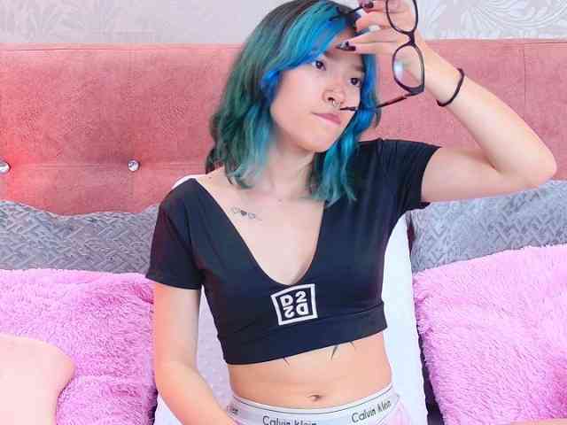 AlliciaKim Live Webcam on BongaCams
