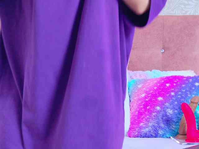 AlliciaKim webcam