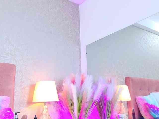 AlliciaKim webcam