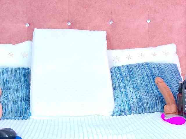 AlliciaKim webcam