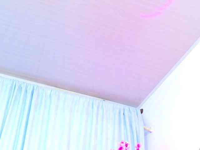 AlliciaKim webcam