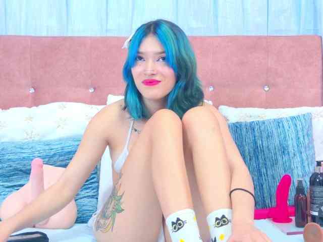 AlliciaKim webcam