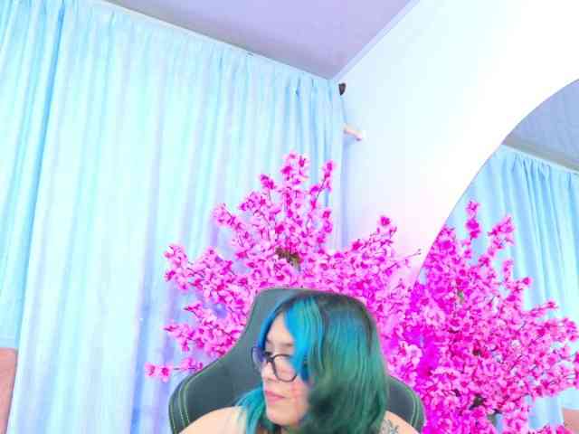 AlliciaKim webcam