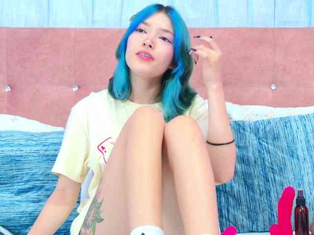 AlliciaKim webcam
