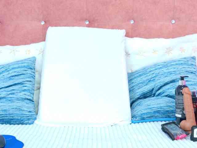 AlliciaKim webcam