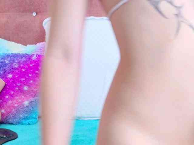 AlliciaKim webcam