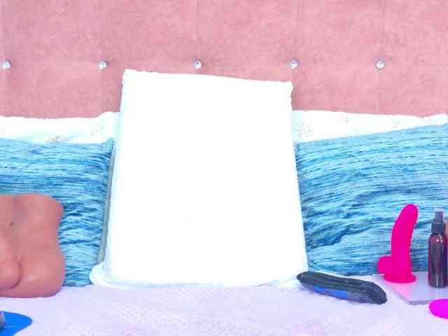 AlliciaKim webcam