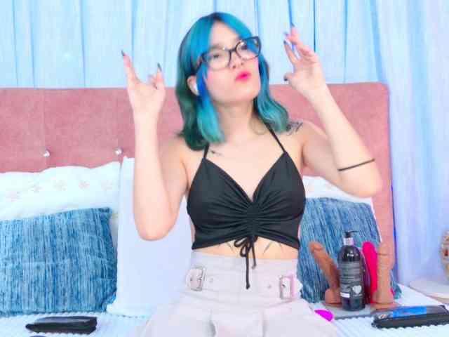 AlliciaKim webcam