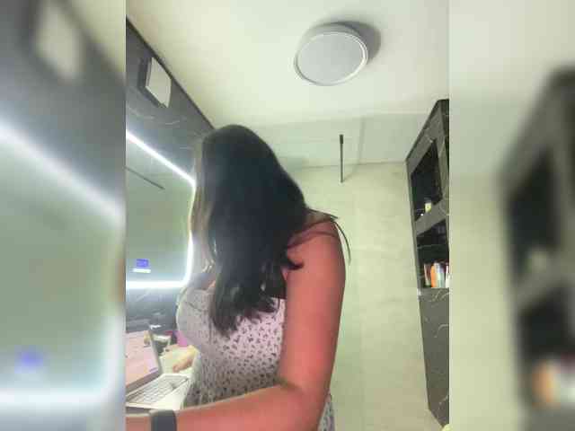 ZarinaMilf webcam