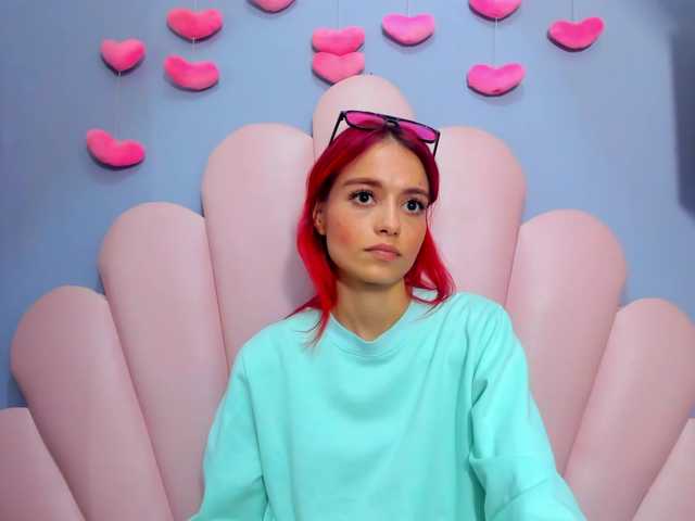 LucyMiller's BongaCams show and profile