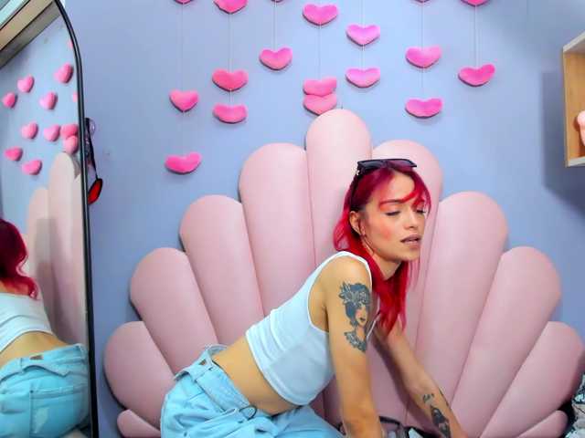 LucyMiller's BongaCams show and profile