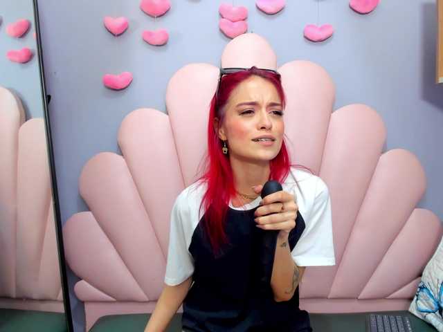 LucyMiller's BongaCams show and profile