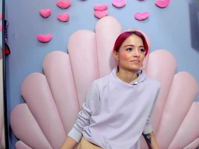 LucyMiller's BongaCams show and profile