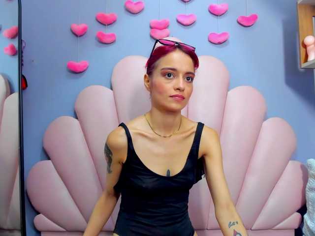 LucyMiller's BongaCams show and profile