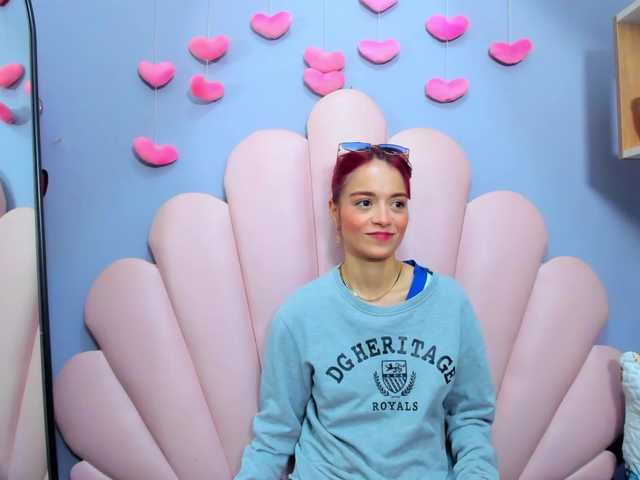 LucyMiller's BongaCams show and profile