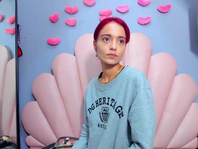 LucyMiller's BongaCams show and profile