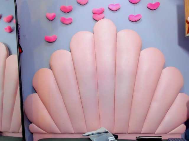 LucyMiller's BongaCams show and profile