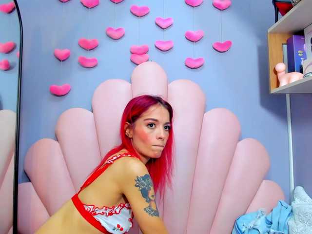 LucyMiller live cam profile