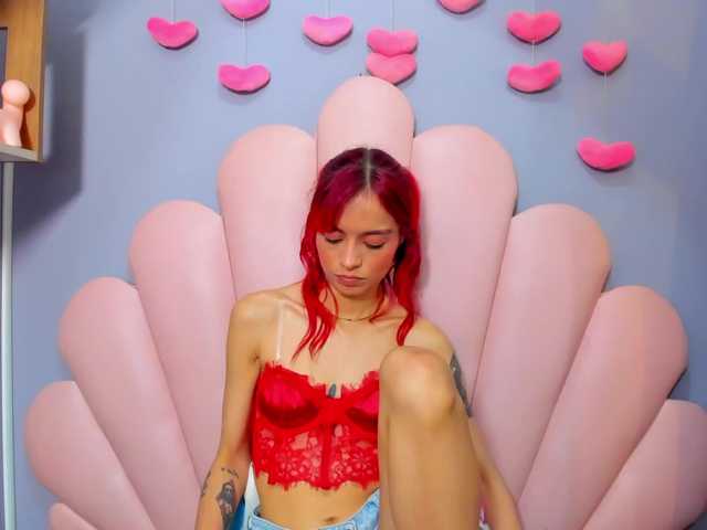 LucyMiller live cam profile