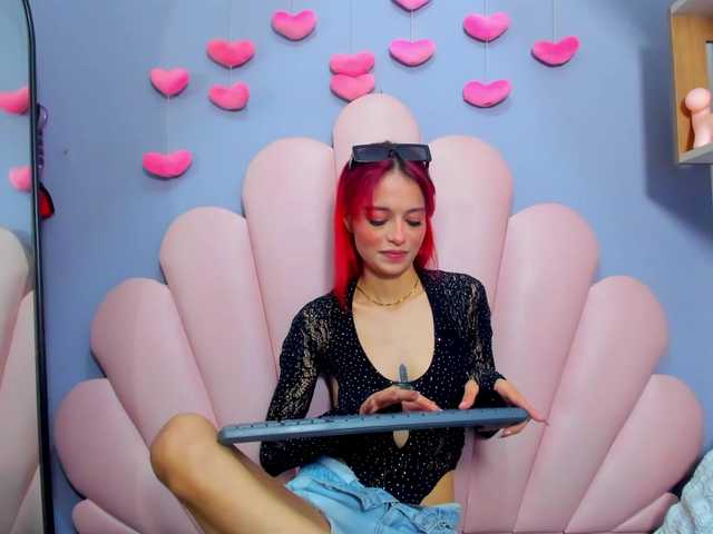 LucyMiller's BongaCams show and profile