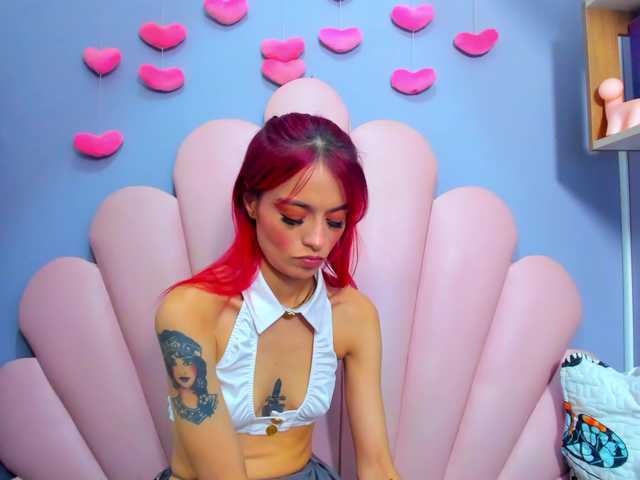 le modèle LUCY_MILLER est en webcam porno dans un show sur le site bongacams, il possède les tags suivants: Latino/Hispanic,Redhead,Shaved