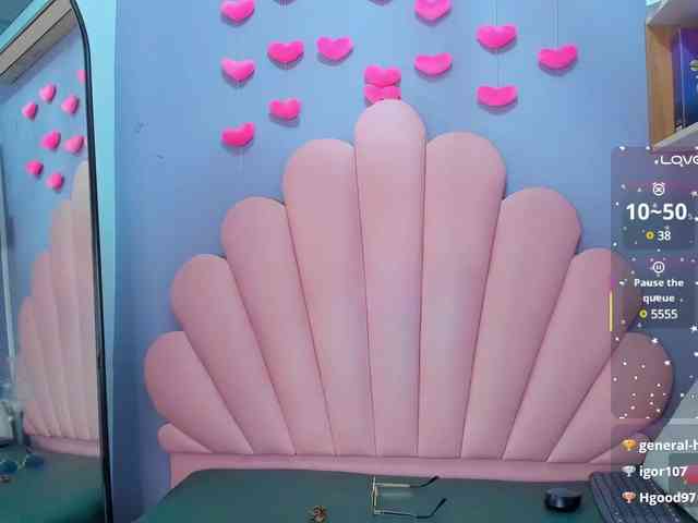 LUCY_MILLER webcam