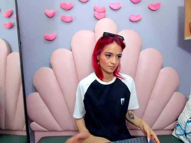 LUCY_MILLER webcam