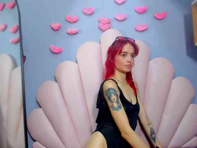 LUCY_MILLER webcam