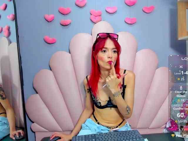 LUCY_MILLER webcam