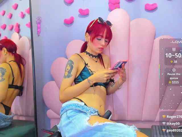 LUCY_MILLER webcam