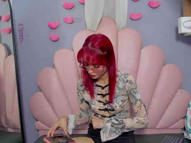 LUCY_MILLER webcam