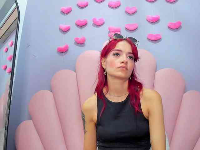 LUCY_MILLER webcam