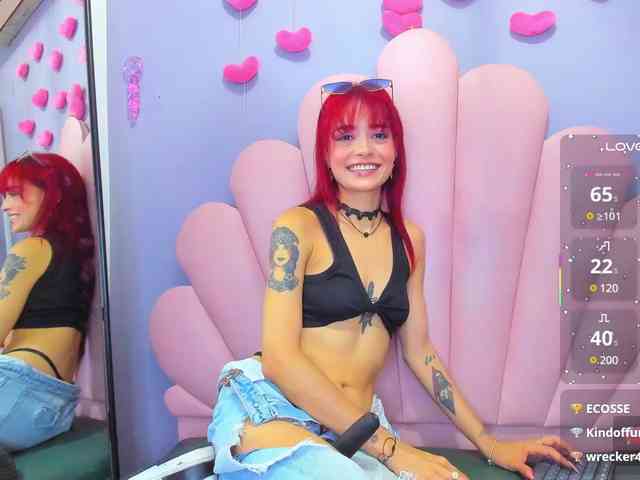 LUCY_MILLER webcam