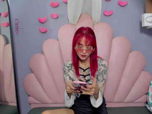 LUCY_MILLER webcam