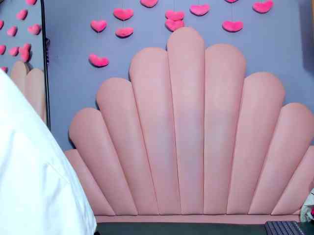 LUCY_MILLER webcam