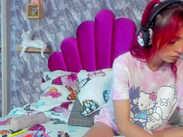LUCY_MILLER webcam