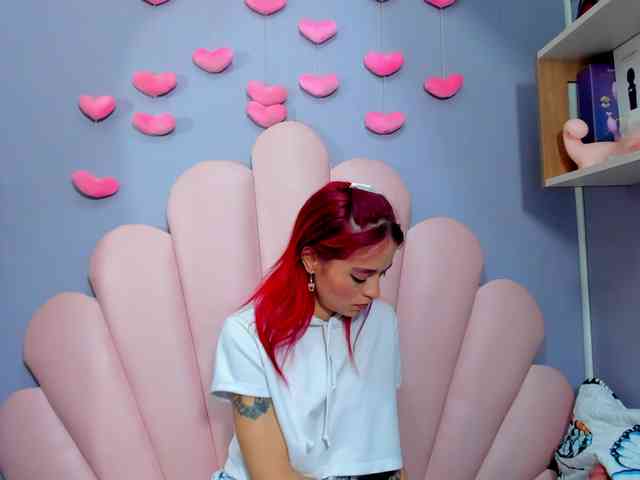LUCY_MILLER webcam