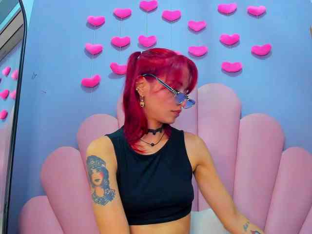 LUCY_MILLER webcam