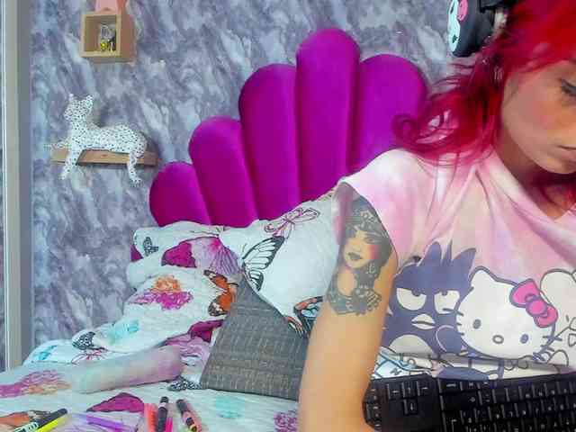 LUCY_MILLER webcam