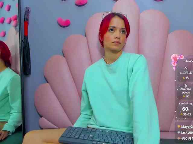 LUCY_MILLER webcam