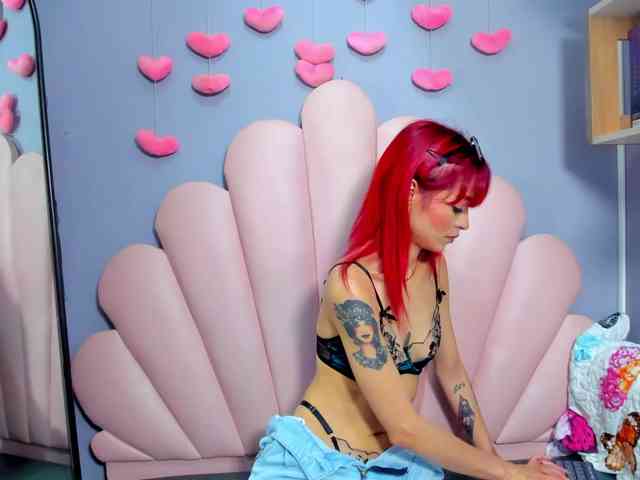 LUCY_MILLER webcam
