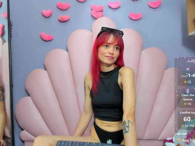 LUCY_MILLER webcam