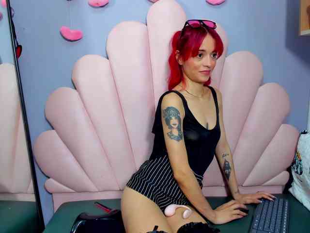 LUCY_MILLER webcam
