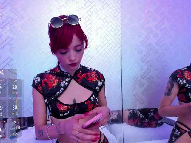 LUCY_MILLER webcam